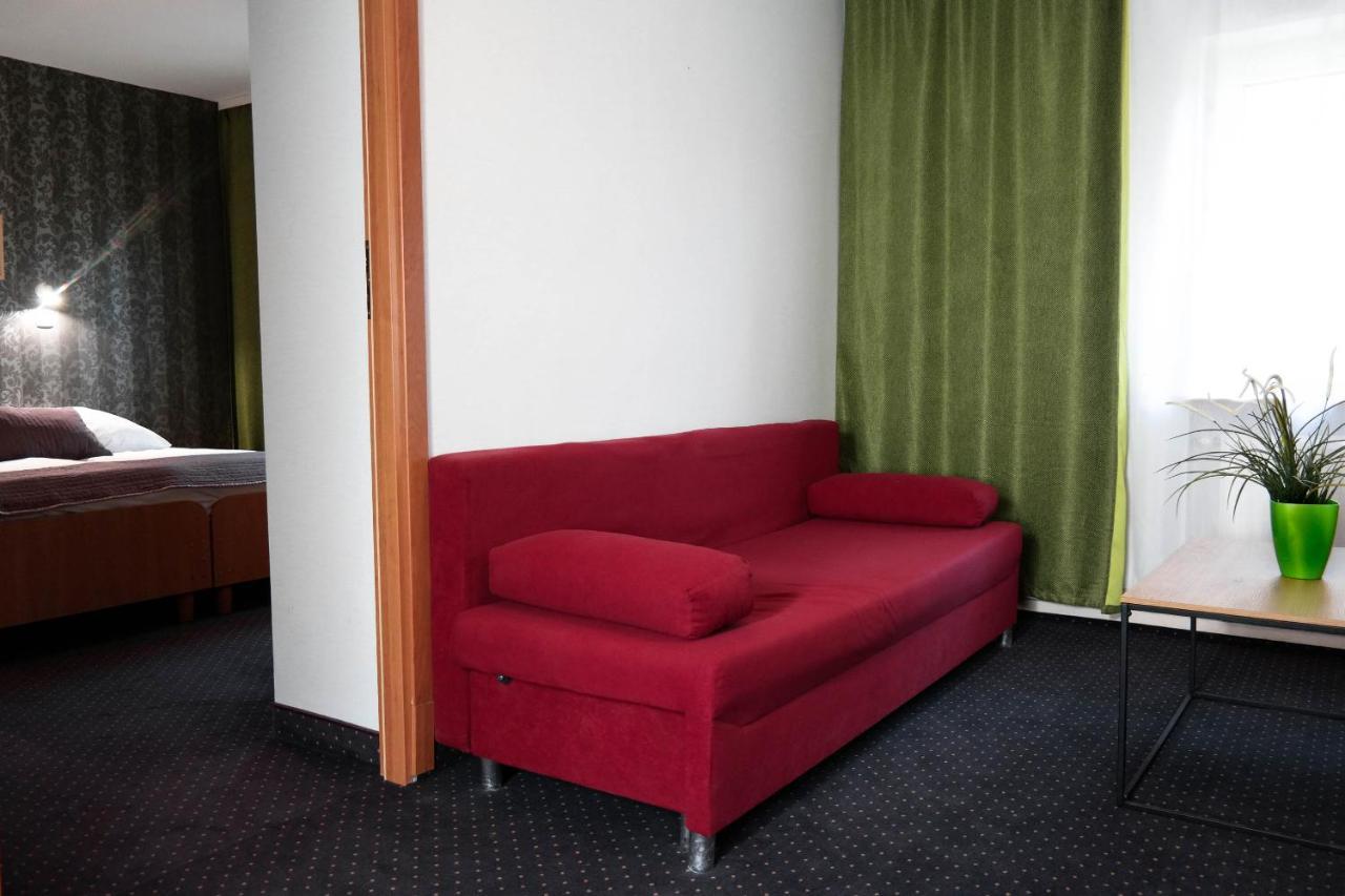 Hotel George ナダジン エクステリア 写真