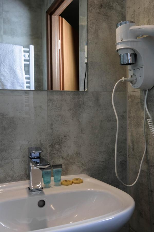 Hotel George ナダジン エクステリア 写真